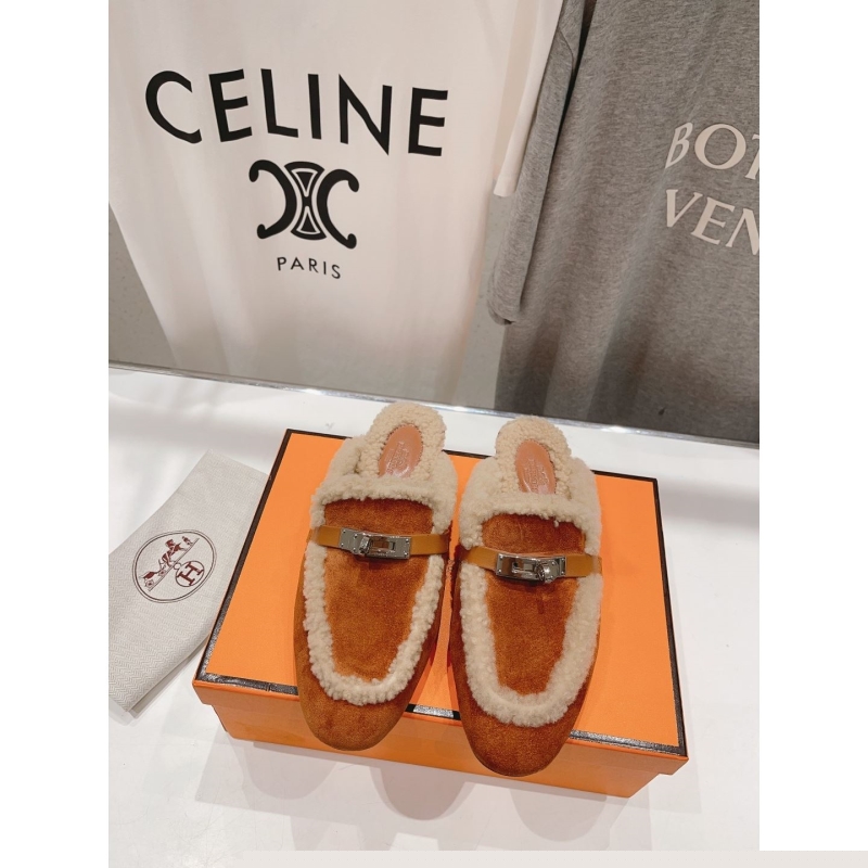 H**mes slippers
